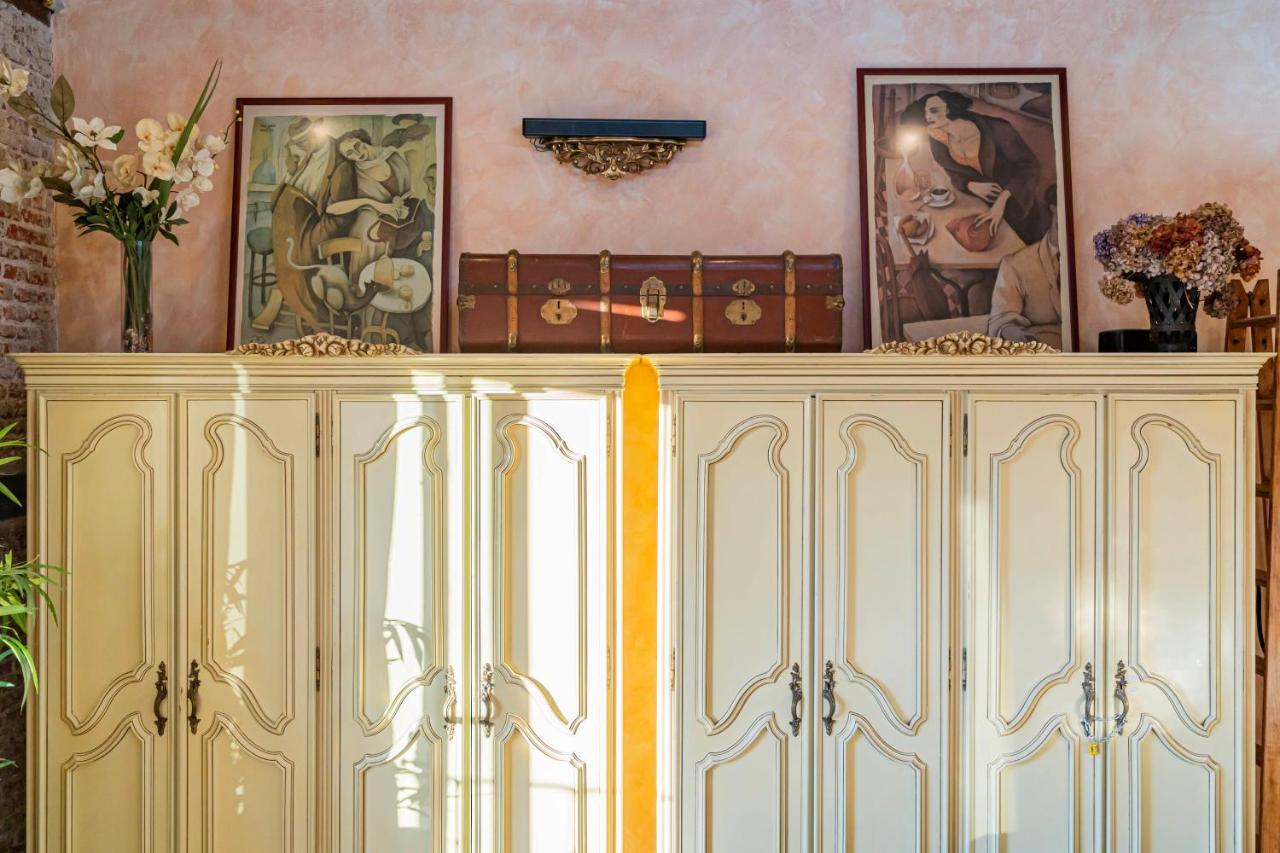 1851: Exceptional 19Th Century Studio In Madrid Exteriör bild