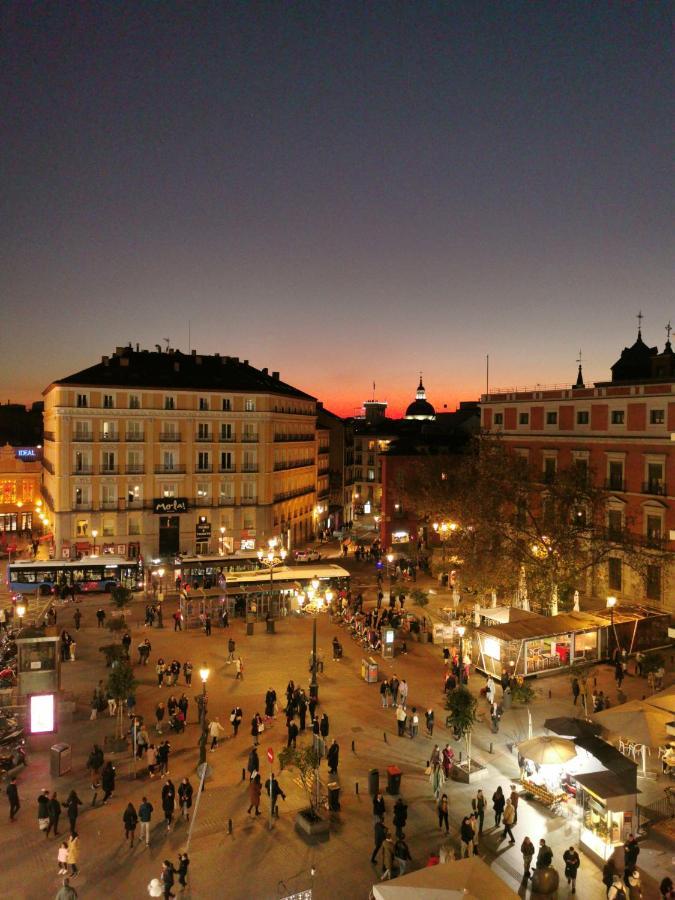 1851: Exceptional 19Th Century Studio In Madrid Exteriör bild