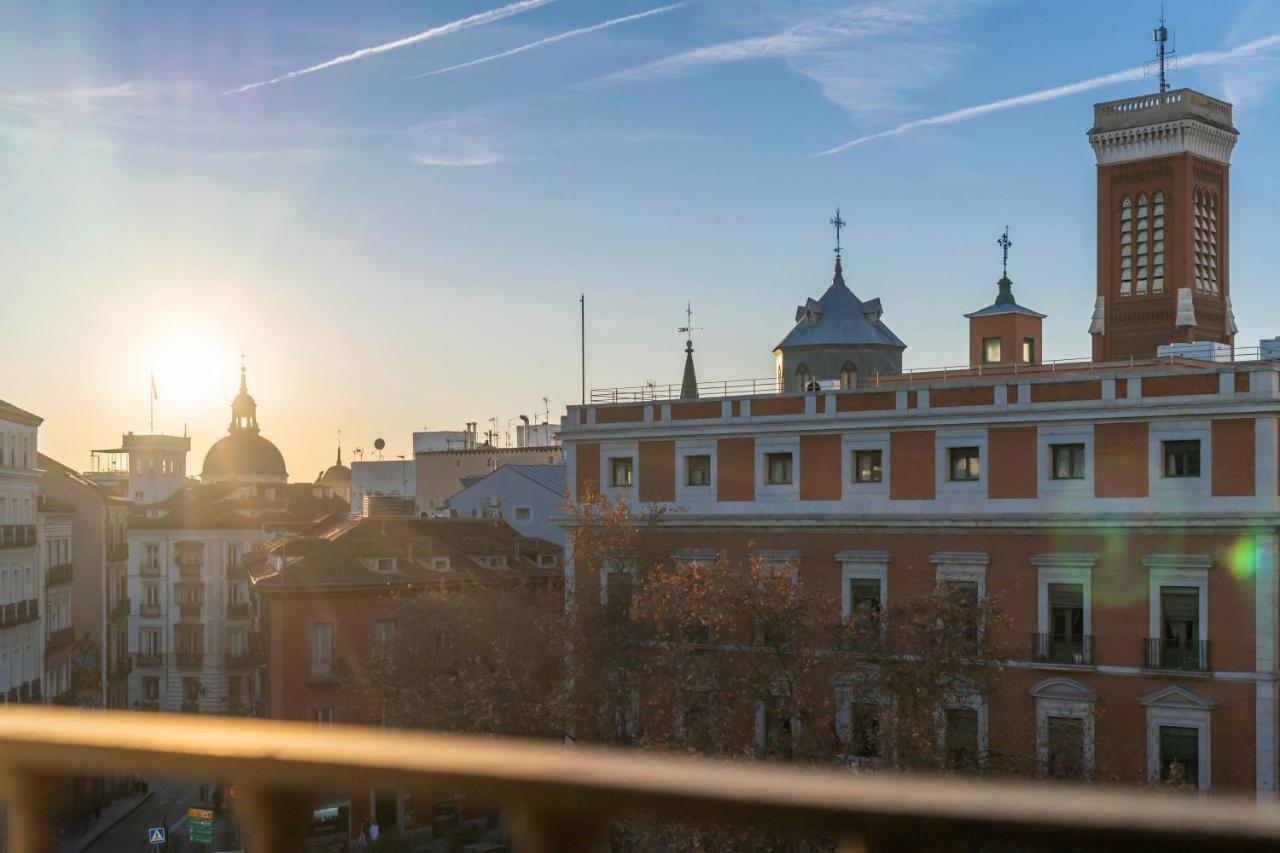1851: Exceptional 19Th Century Studio In Madrid Exteriör bild