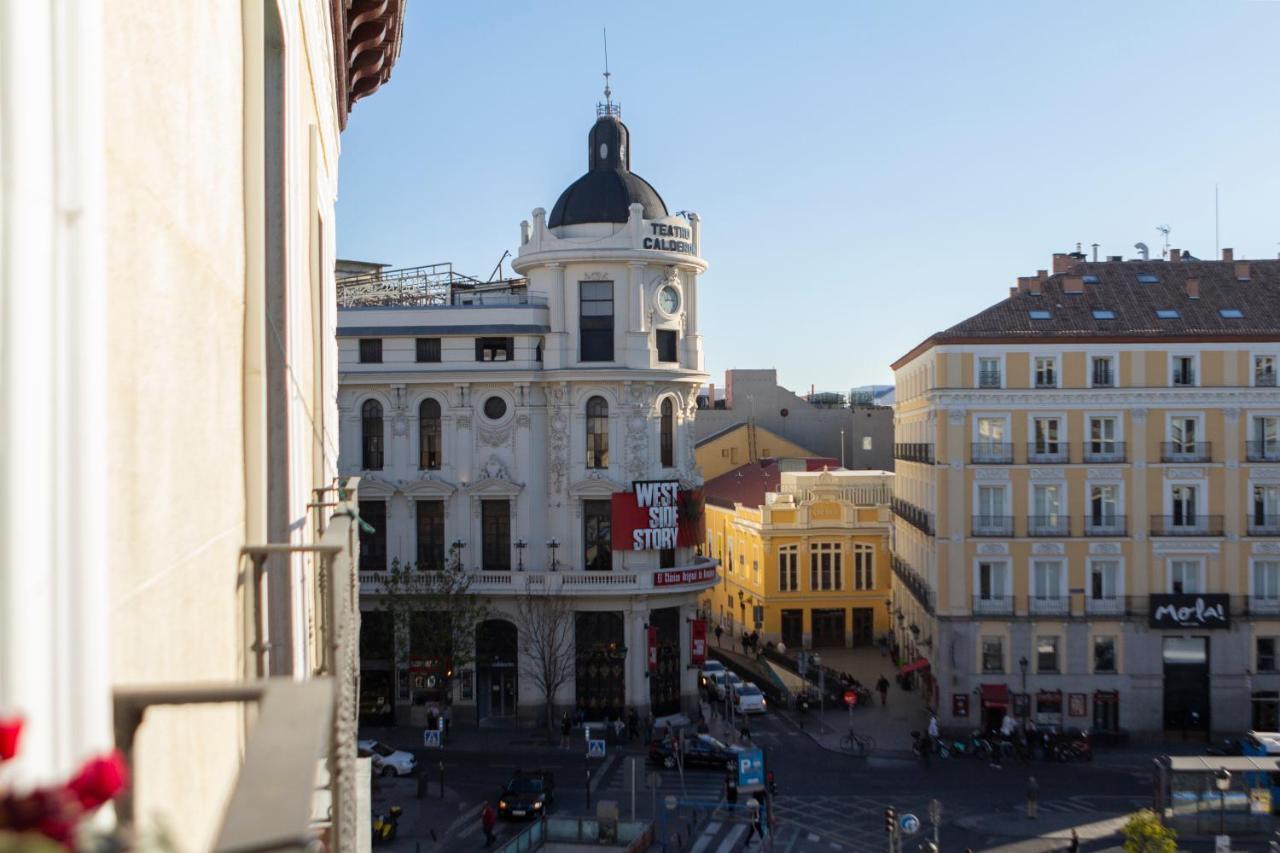 1851: Exceptional 19Th Century Studio In Madrid Exteriör bild